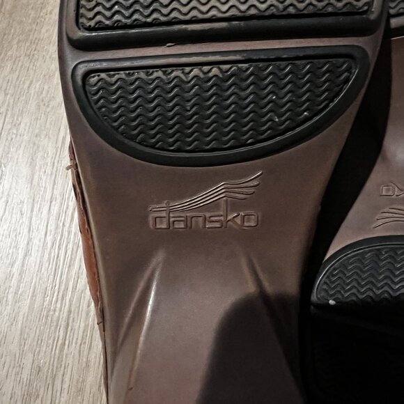 Dansko Womens Brown Leather Slip-On Clogs With Cutout Design & Cushioned Insoles - Picture 4 of 7